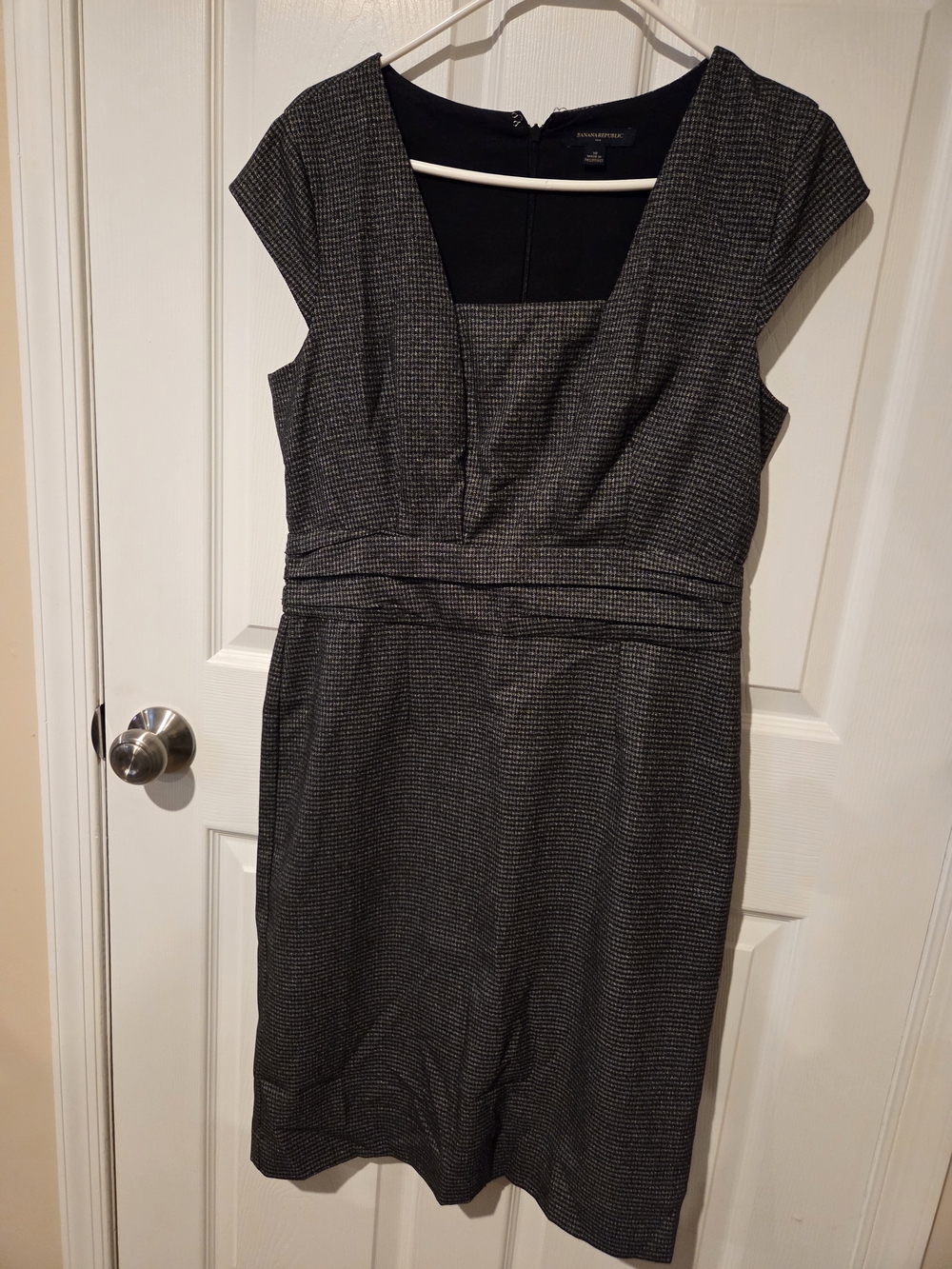 Sleeveless Black & Gray Sheath Dress